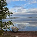 Hillavilla In The Shore Of Horská chata *