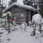 Hillavilla In The Shore Of Horská chata Inari