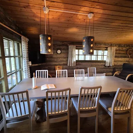 Hillavilla In The Shore Of Inari