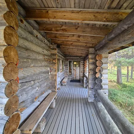 Hillavilla In The Shore Of *